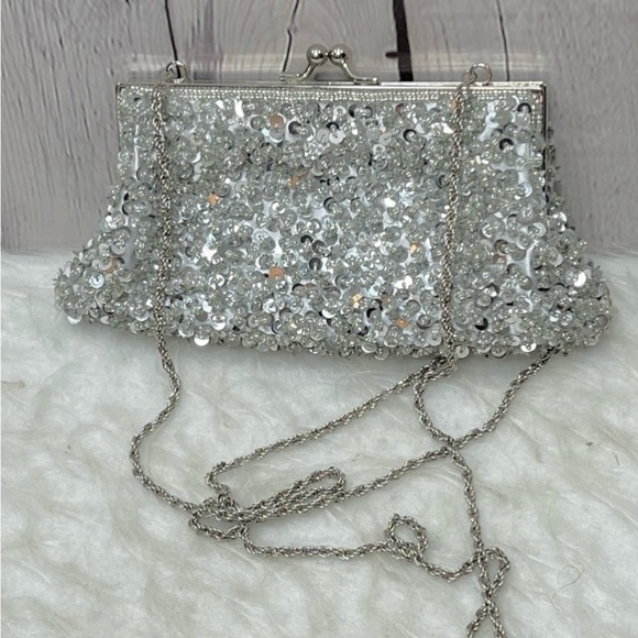 La Regale Bag Silver Sequin Mini Crossbody Purse Evening Cocktail Occasion - Picture 12 of 13
